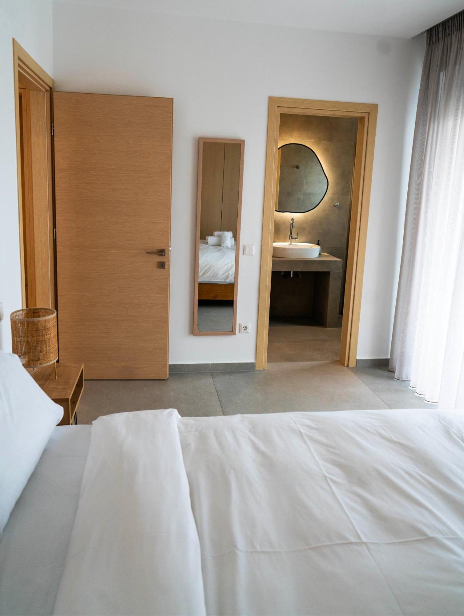 White Luxury Apartment Tríkala Eksteriør billede