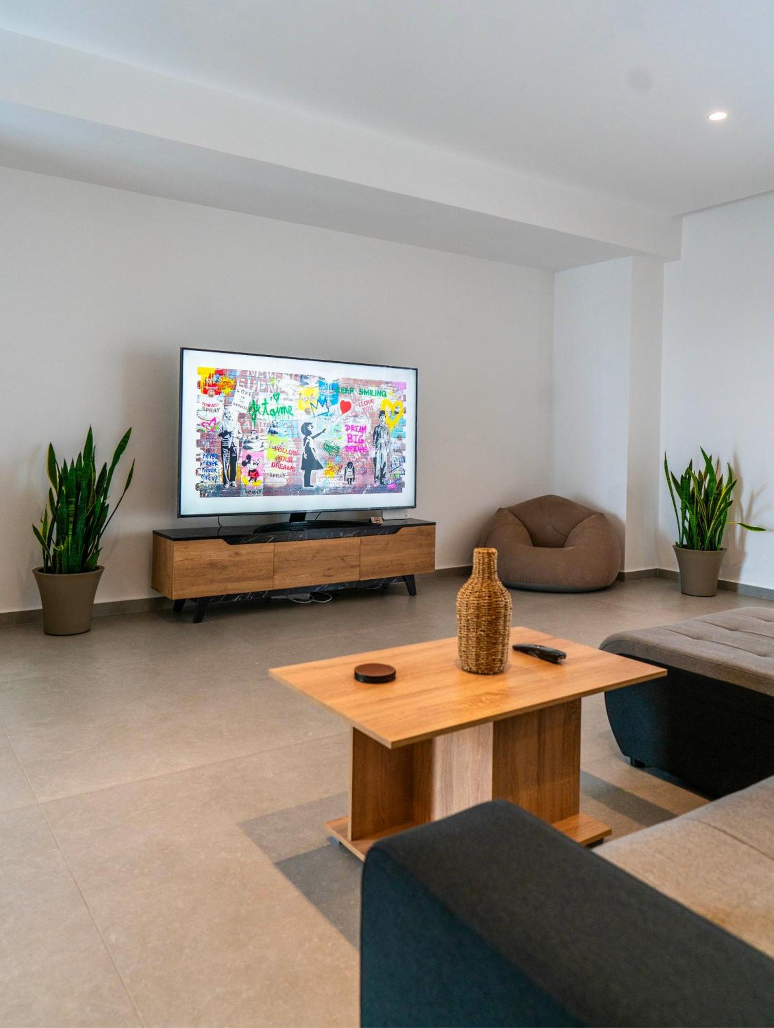 White Luxury Apartment Tríkala Eksteriør billede
