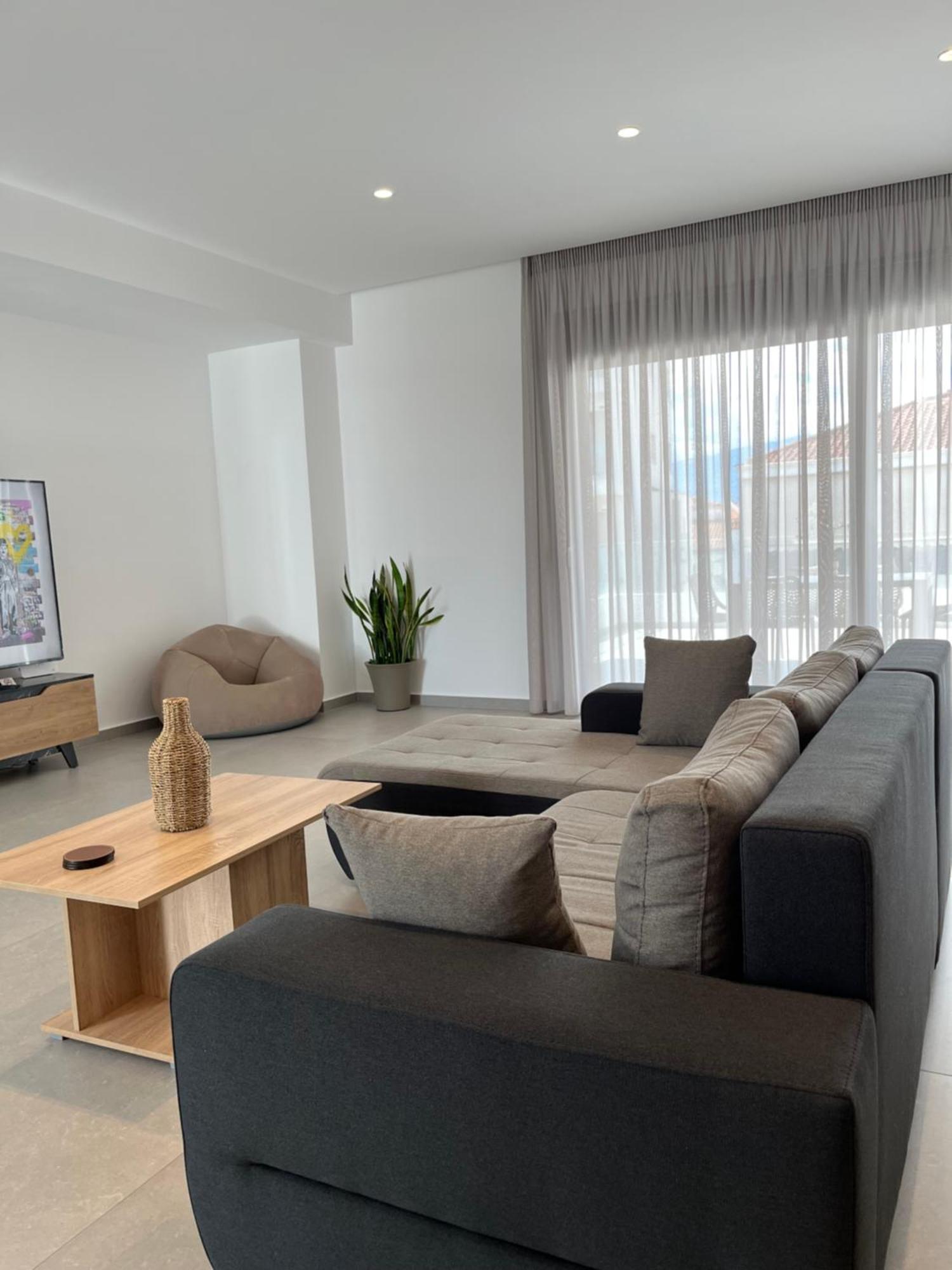 White Luxury Apartment Tríkala Eksteriør billede